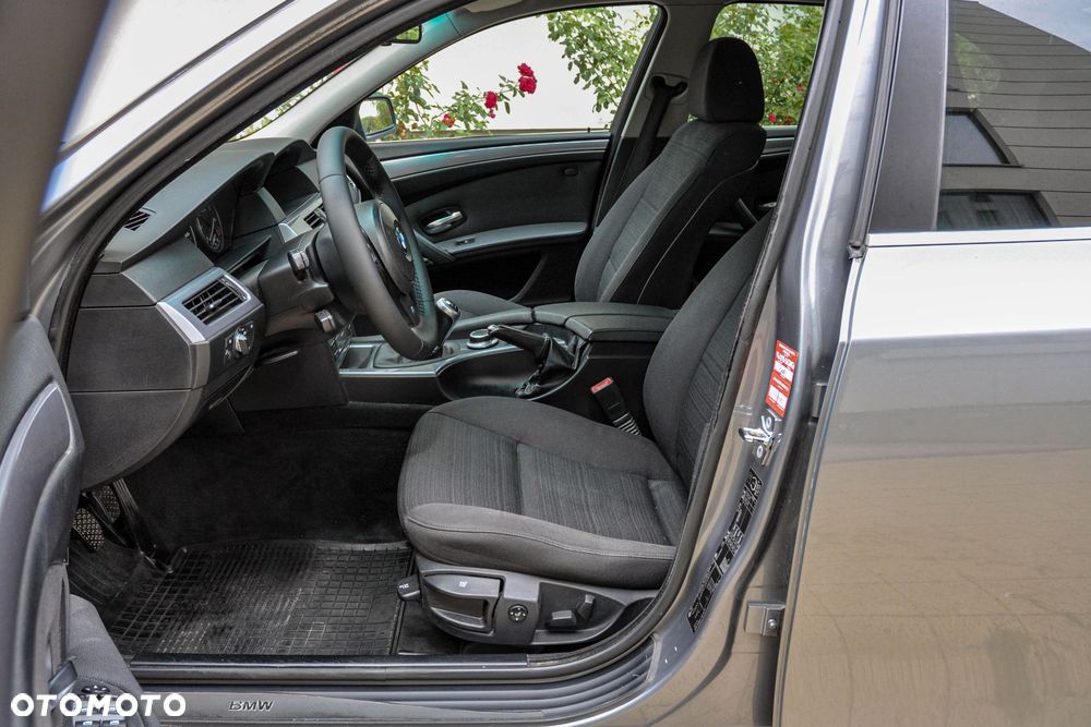 BMW Seria 5 523i Edition Exclusive - 7