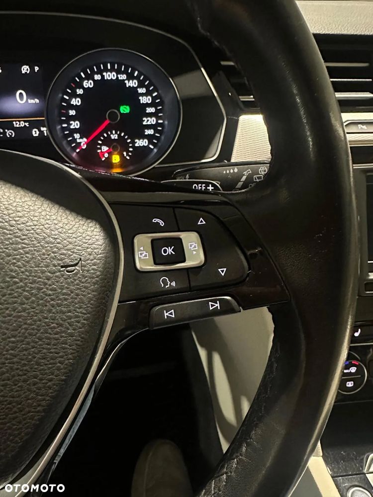 Volkswagen Passat - 18