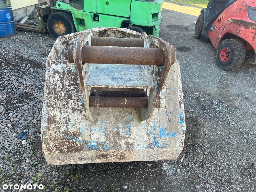 Łyżka dozownik pojemnik podajnk kosz zasypowy do wylewania betonu fi65mm fi80mmok. 0,8m. - 8