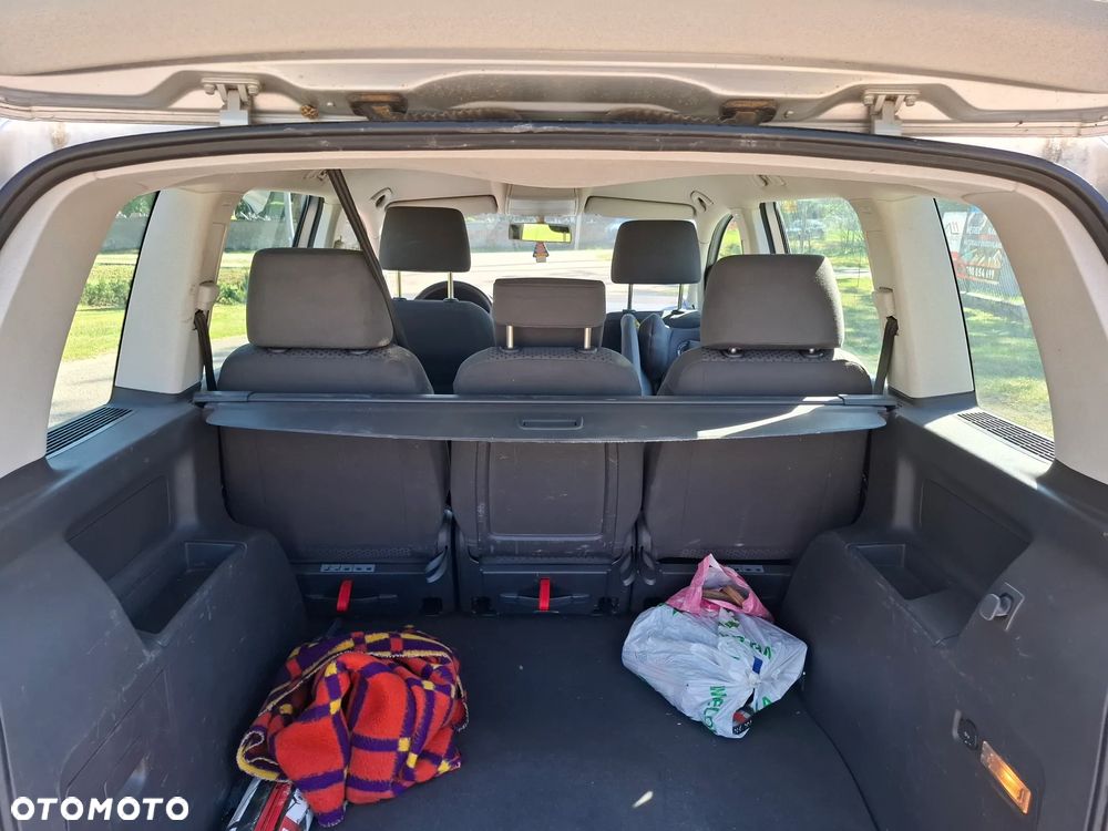 Volkswagen Touran 1.6 Basis - 7