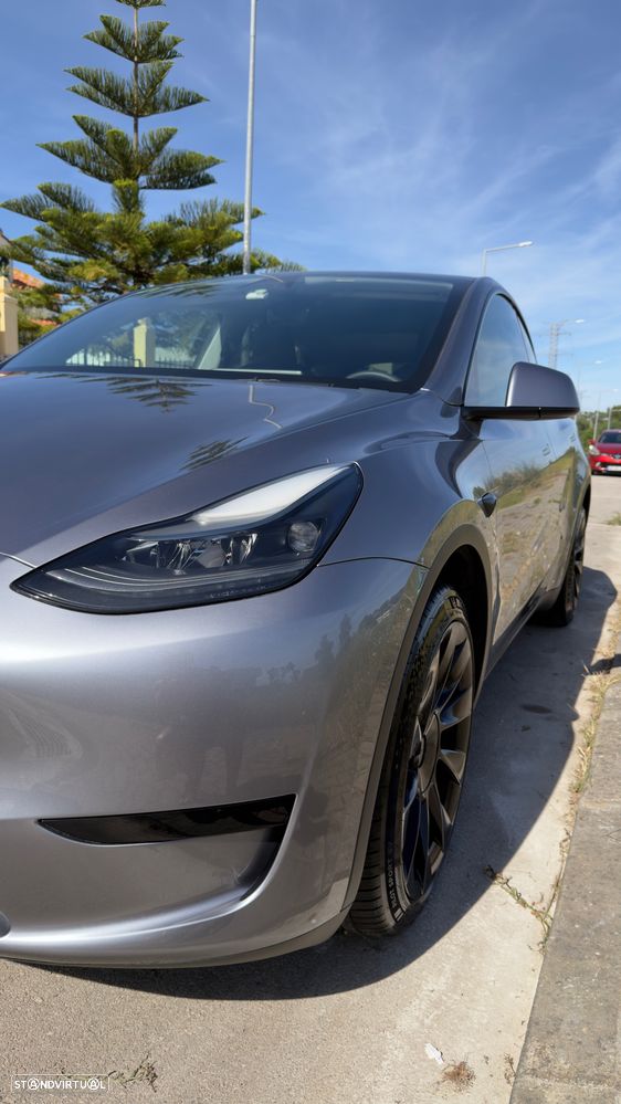 Tesla Model Y - 1