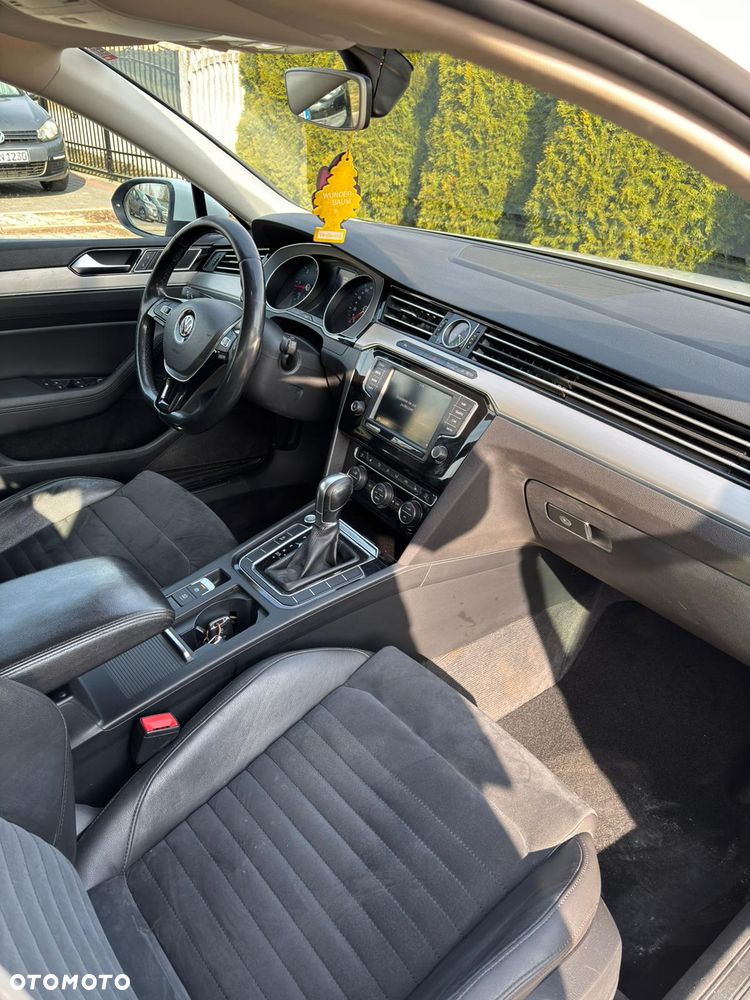 Volkswagen Passat 2.0 TDI SCR DSG Elegance - 17