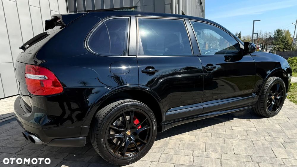 Porsche Cayenne Turbo - 12