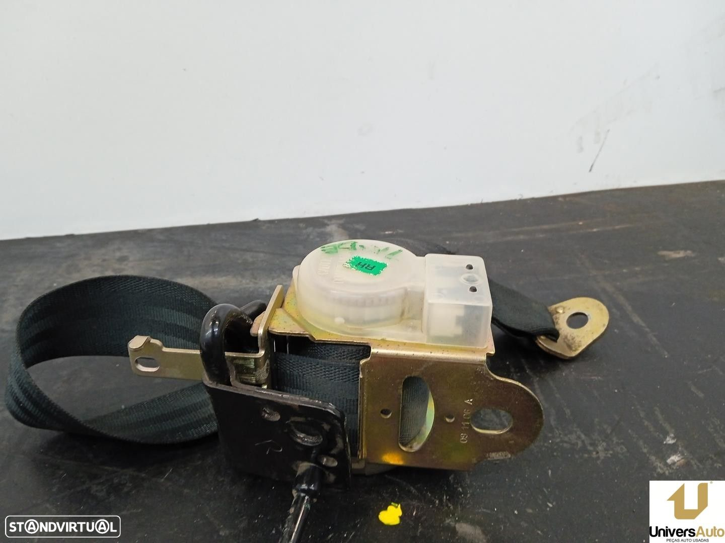 CINTO SEGURANÇA TRASEIRO DIREITO HYUNDAI COUPE 2000 -8982027200 - 2