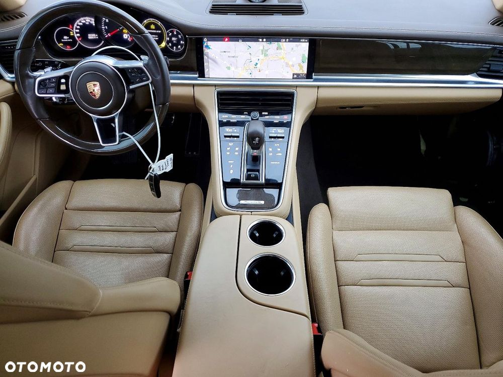 Porsche Panamera 4S - 8