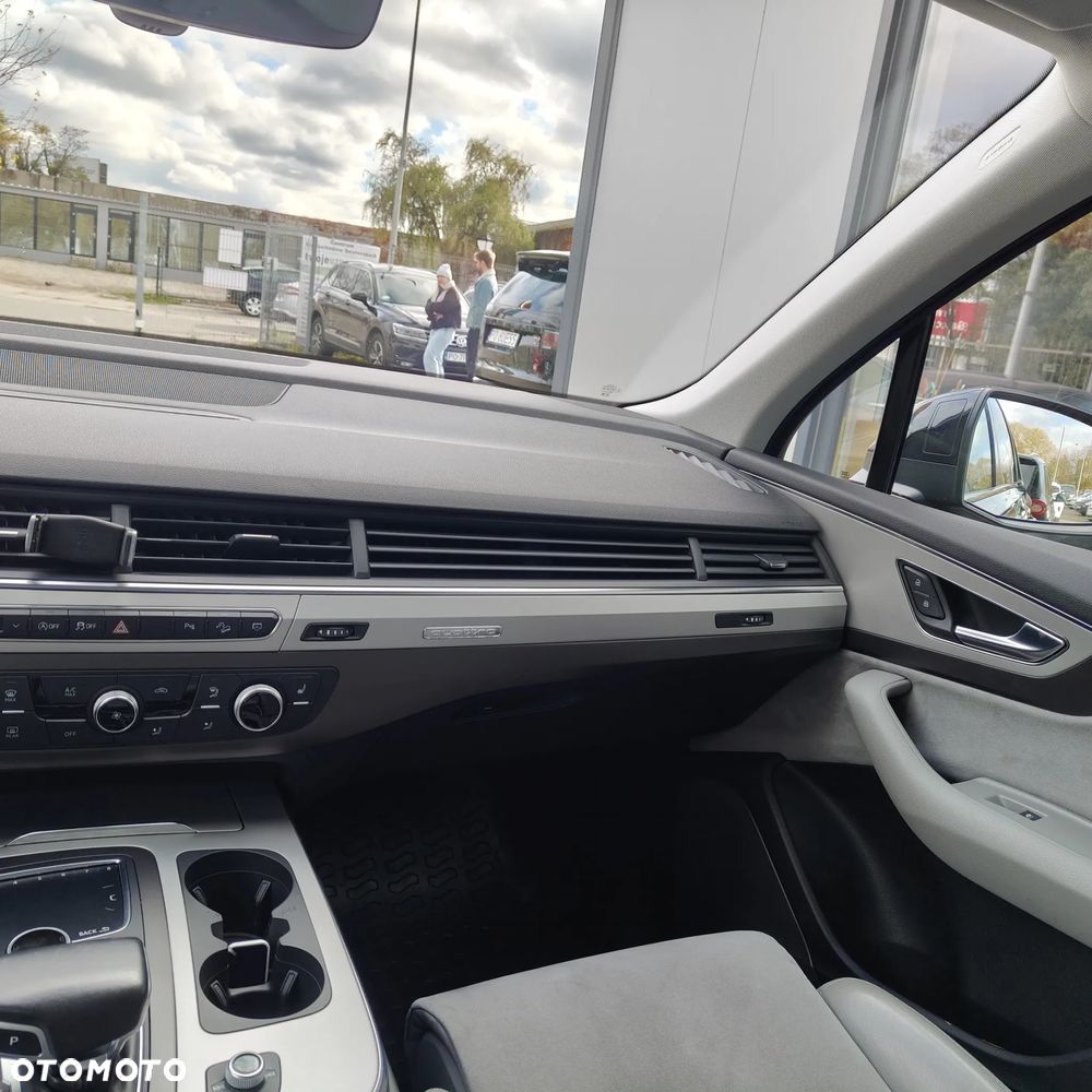 Audi Q7 3.0 TDI ultra Quattro Tiptronic - 17