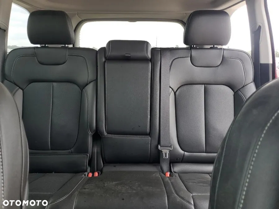 Jeep Grand Cherokee - 21