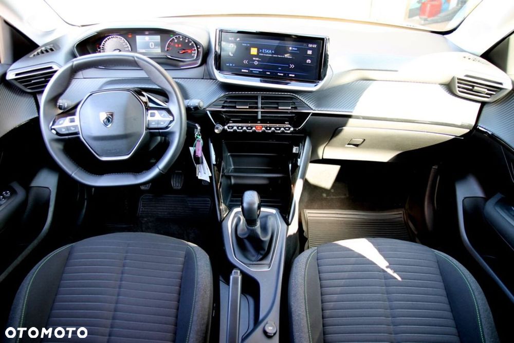 Peugeot 208 - 18