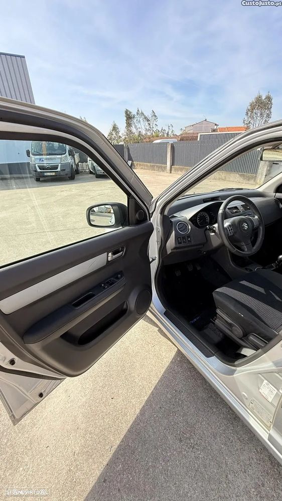 Suzuki Swift 1.3 DDiS GLX - 6