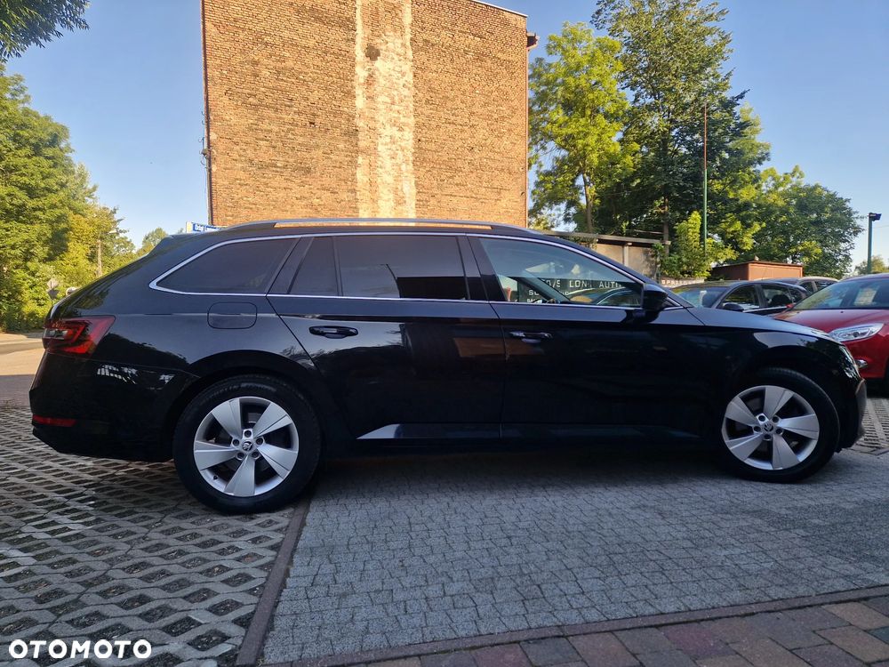 Skoda Superb Combi 1.6 TDI GreenLine - 14