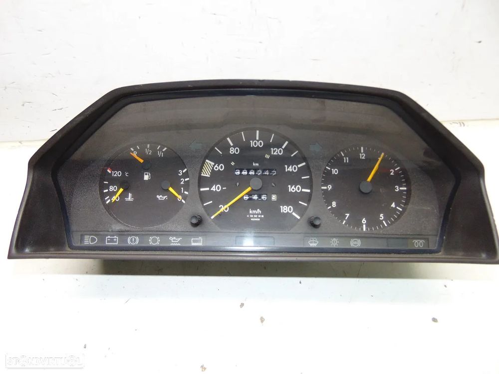 Mercedes W124 conta kilómetros/Volante - 4