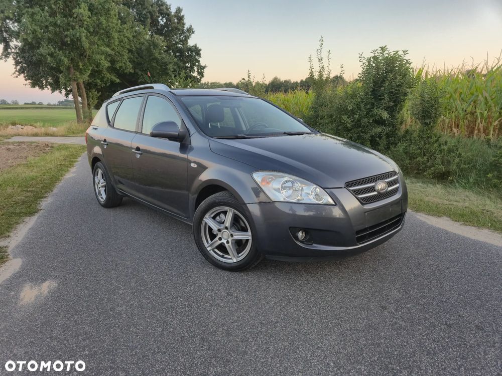 Kia Ceed - 22