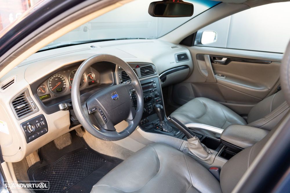 Volvo XC 70 D5 Nivel 2 Auto. - 7