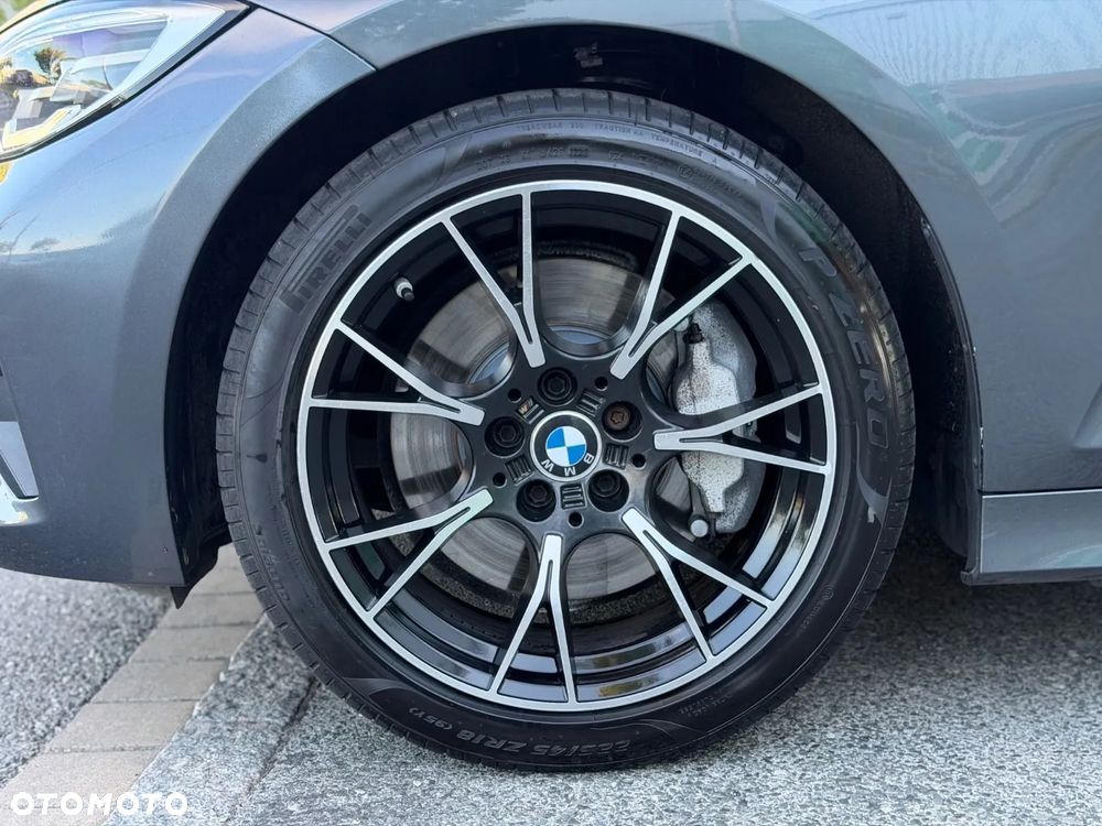 BMW Seria 3 330i Sport Line - 12