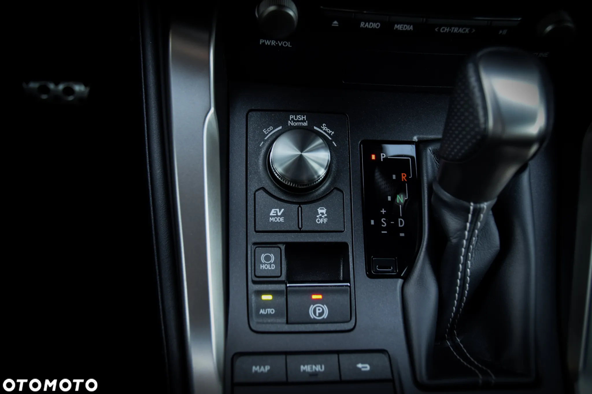 Lexus NX 300h F Sport Edition AWD - 18