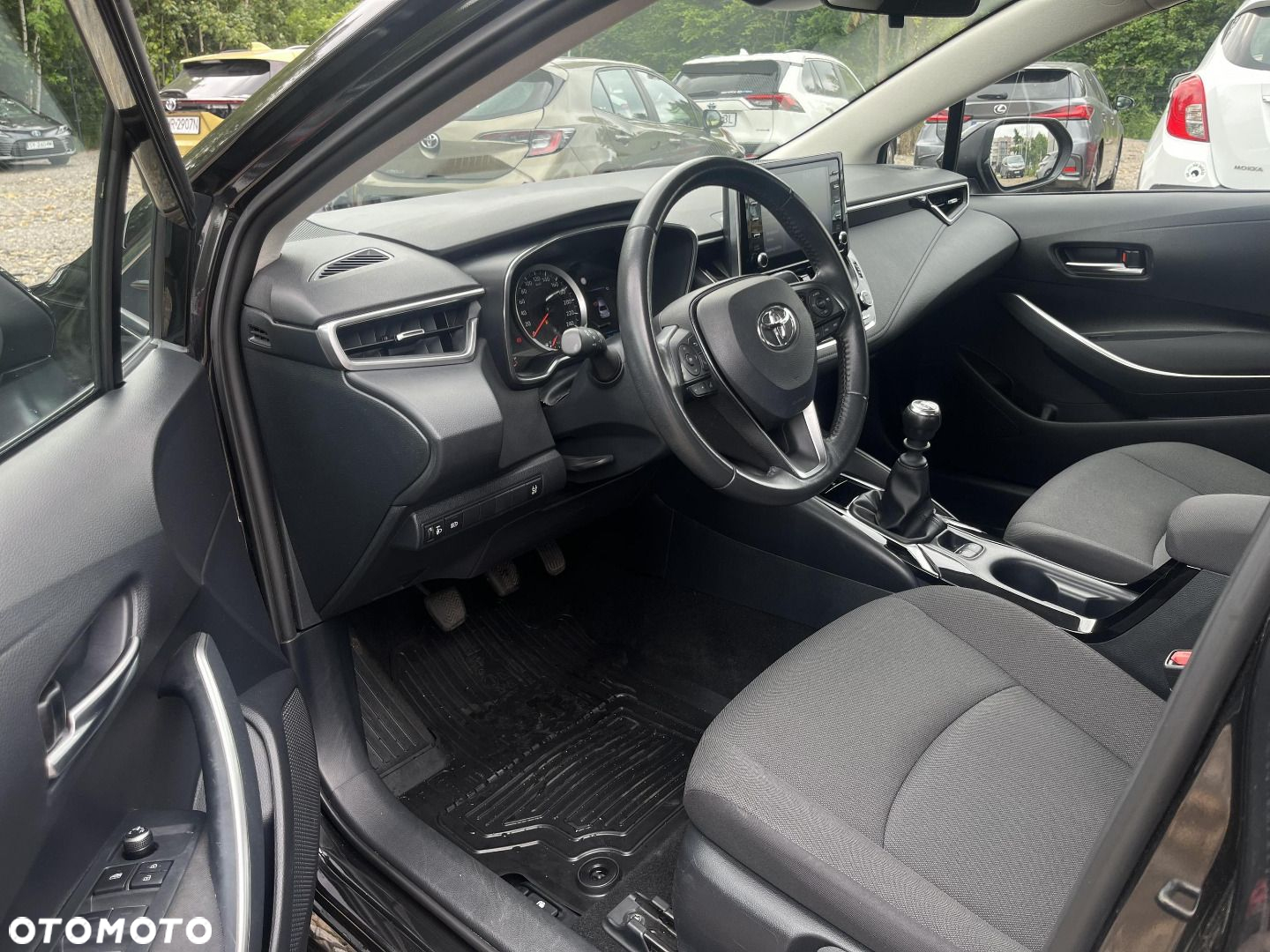 Toyota Corolla - 22