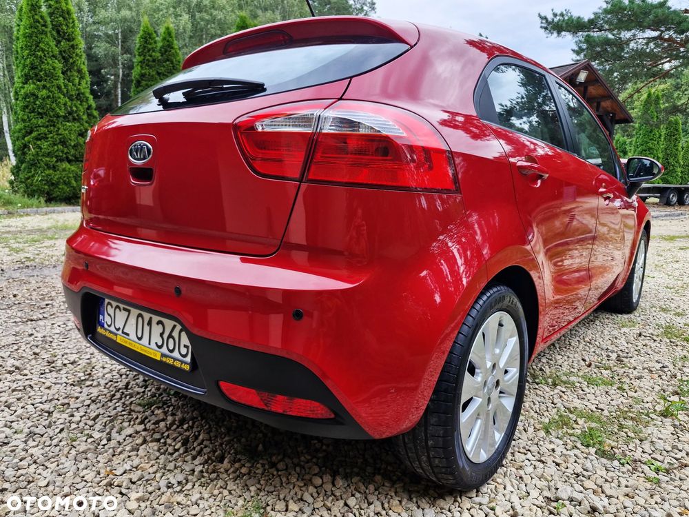 Kia Rio 1.4 Fifa World Cup Edition - 4