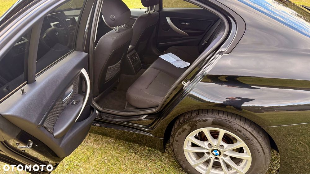 BMW Seria 3 318d - 4