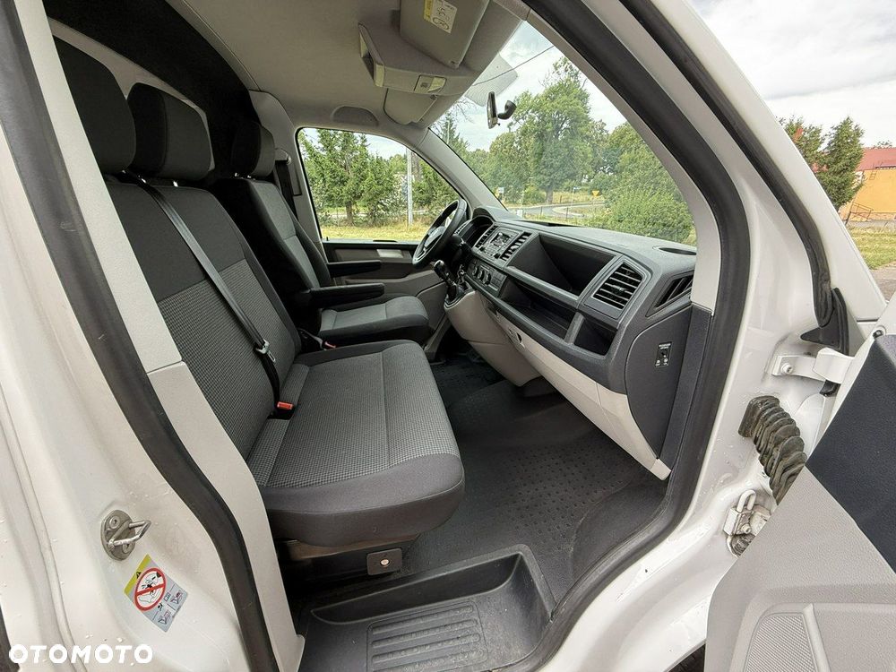 Volkswagen Transporter - 32