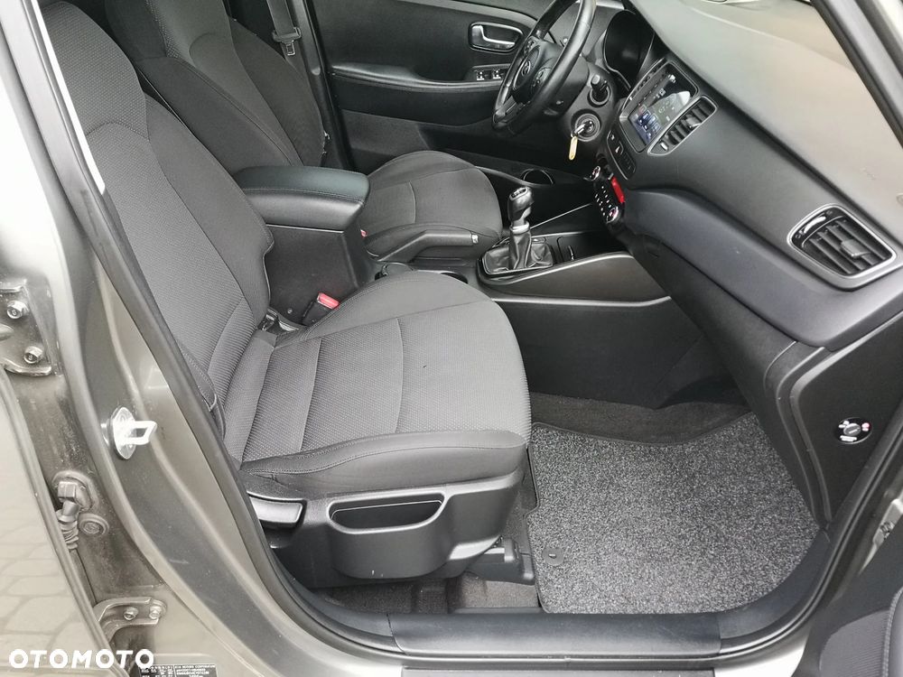Kia Carens 1.6 GDI L - 28