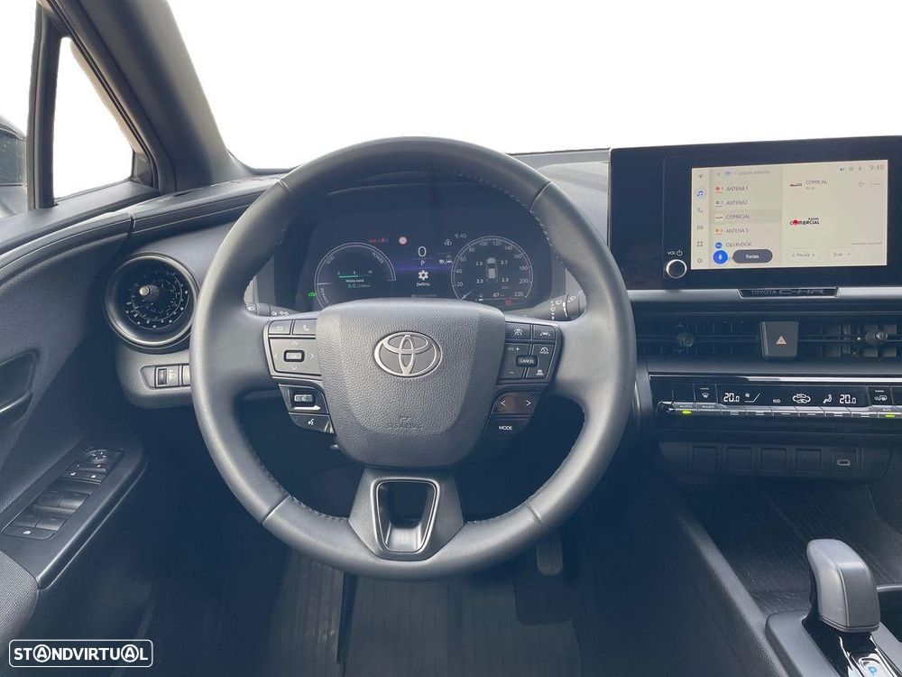 Toyota C-HR — fotografia 17