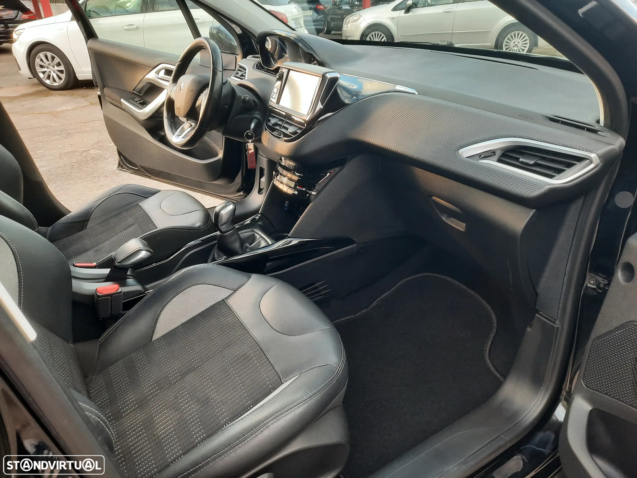 Peugeot 2008 1.6 BlueHDi Allure - 34
