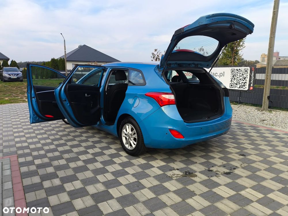 Hyundai i30 1.6 CRDi Classic + - 17