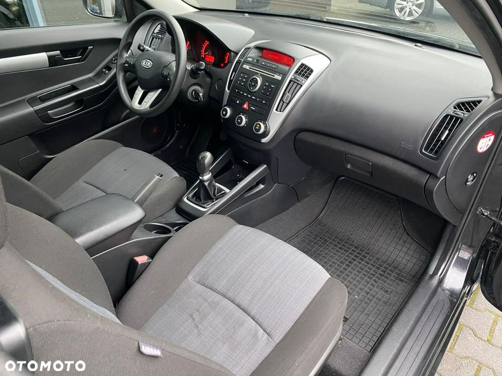 Kia ProCeed - 14
