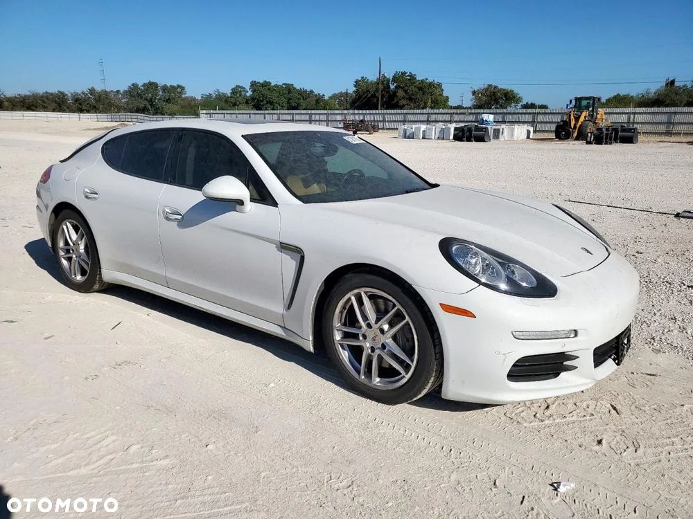 Porsche Panamera - 1