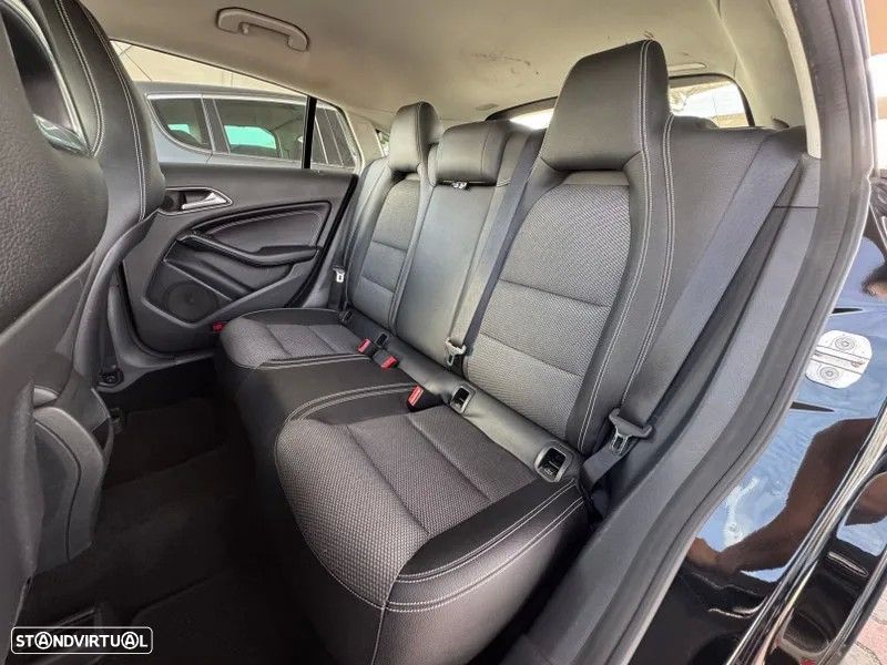 Mercedes-Benz CLA 180 d Shooting Brake Fleet Pack Plus - 28