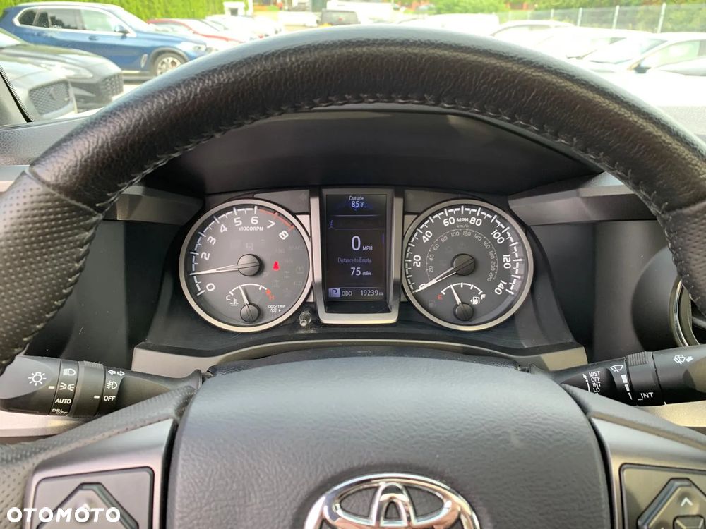 Toyota Tacoma - 14