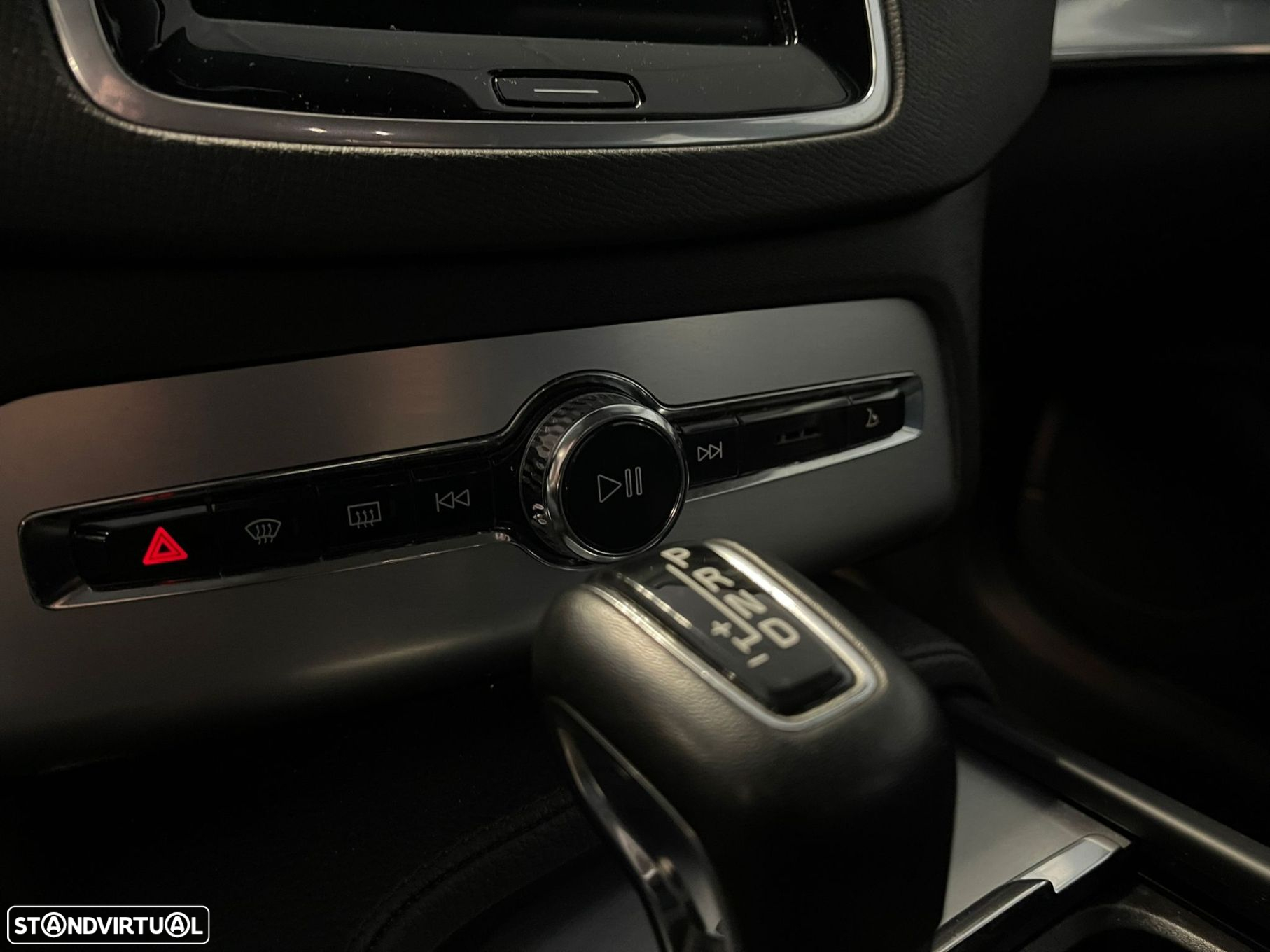 Volvo XC 90 2.0 D4 Momentum - 24