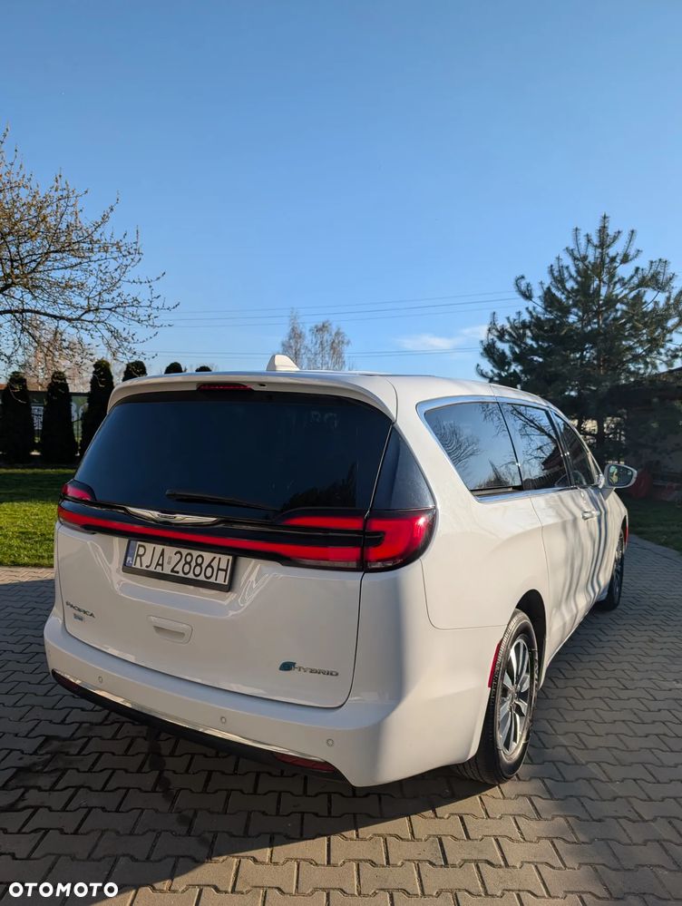 Chrysler Pacifica - 8