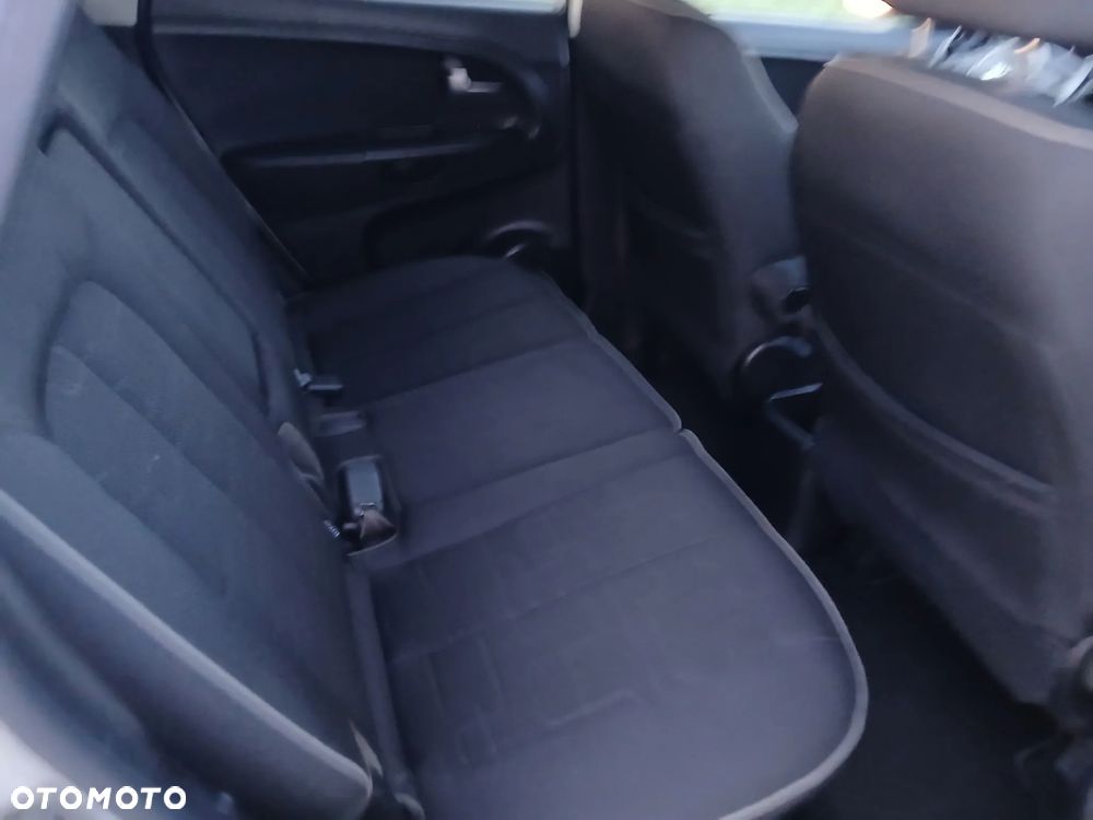 Kia Venga 1.4 CVVT Business Line - 38
