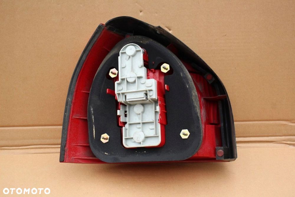 Lampa tył tylna PRAWA prawy tył AUDI A3 8L HB 3D LIFT 8L0945096B - 4