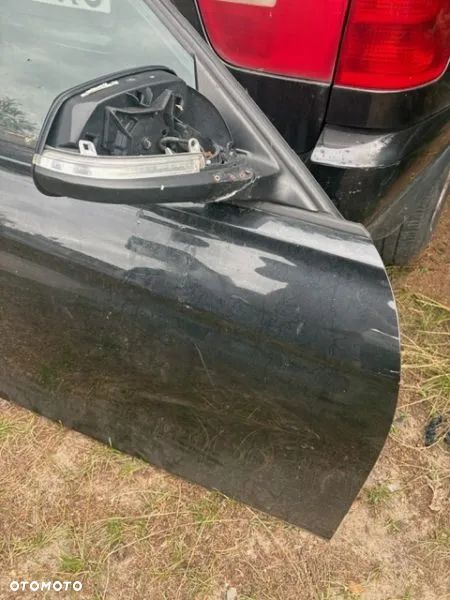 BMW 3 F30 F31 czarne DRZWI przód pprawe rzednie prawy PRAWE kolor 475 black sapphire metallic z rysą - 2