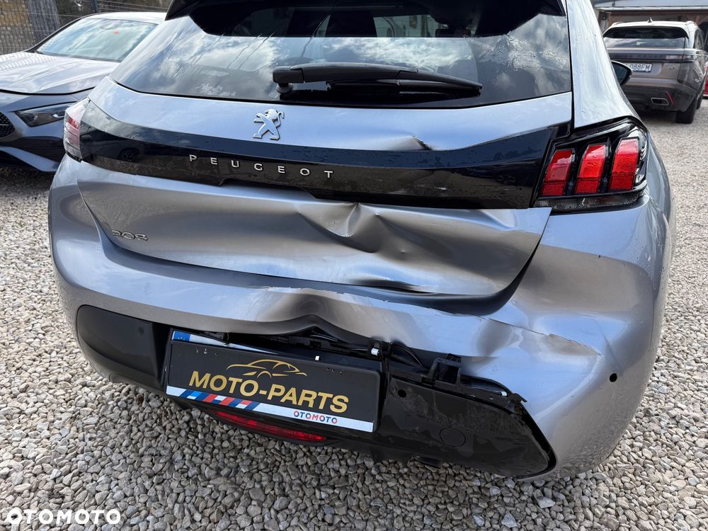 Peugeot 208 - 17