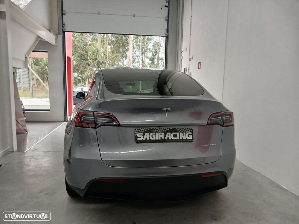 Tesla Model Y Long Range Dual Motor AWD - 15
