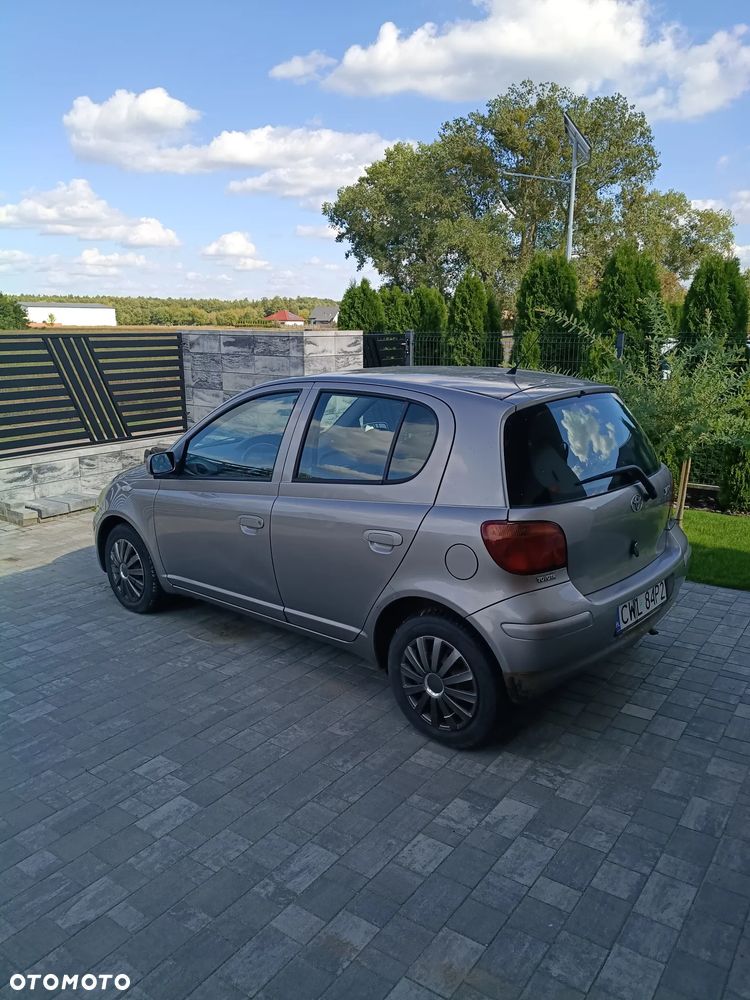Toyota Yaris 1.0 Base - 2
