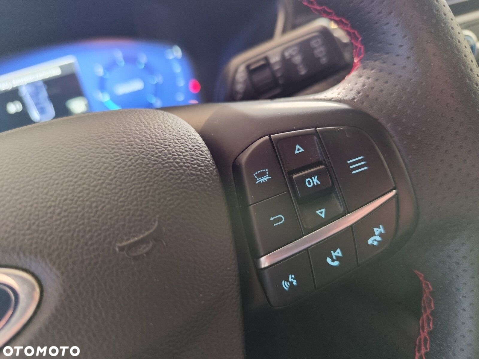 Ford Kuga - 24