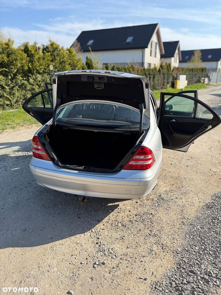 Mercedes-Benz Klasa C 180 Kompressor Classic - 8