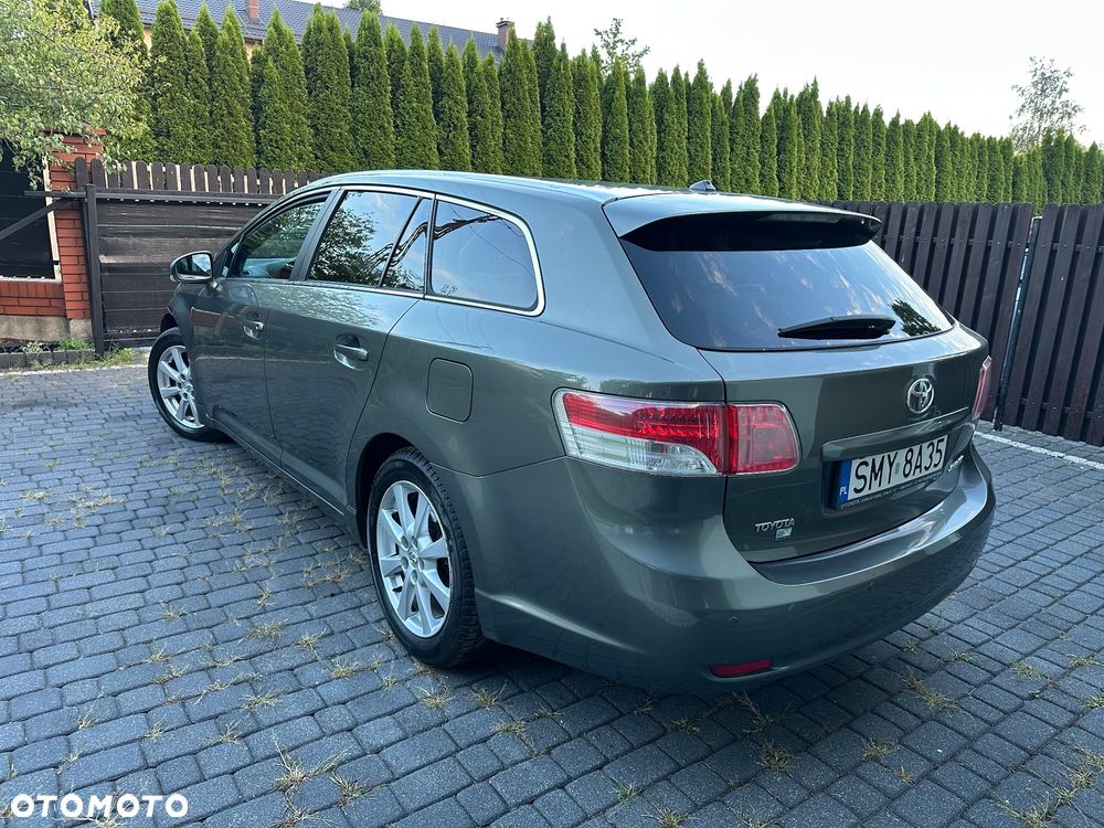 Toyota Avensis - 9