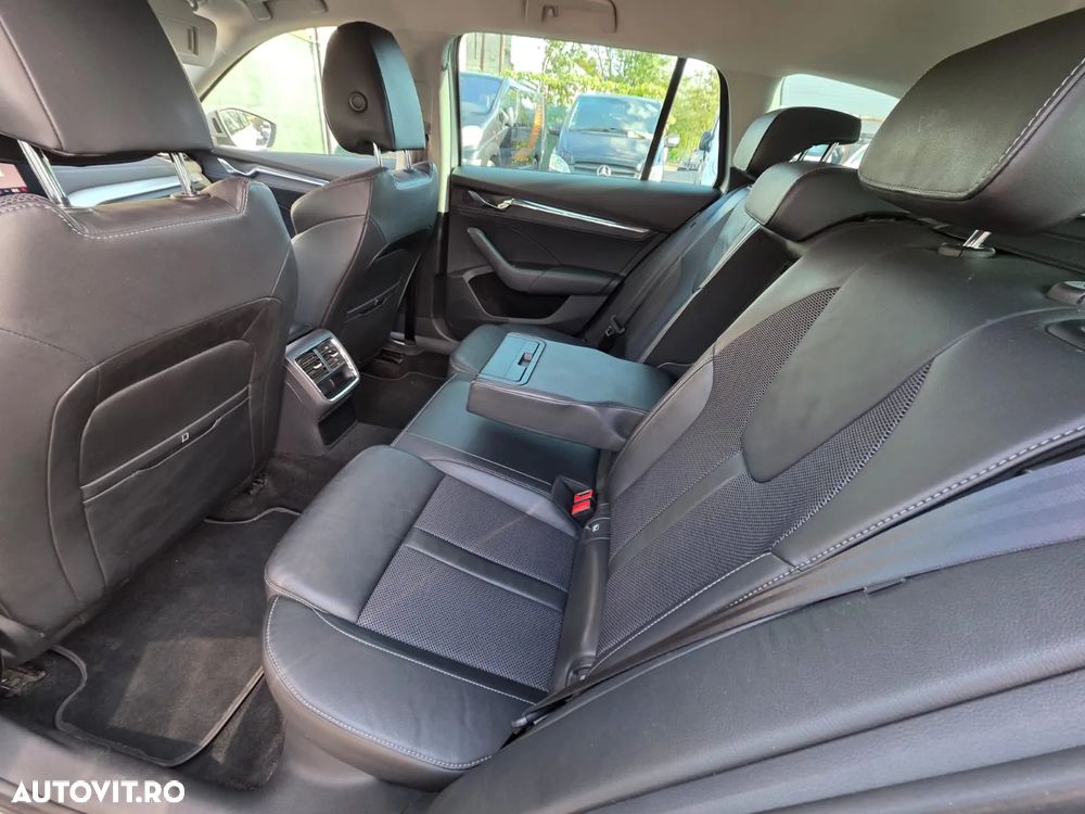 Skoda Octavia Combi 2.0 TDI DSG Style - 10