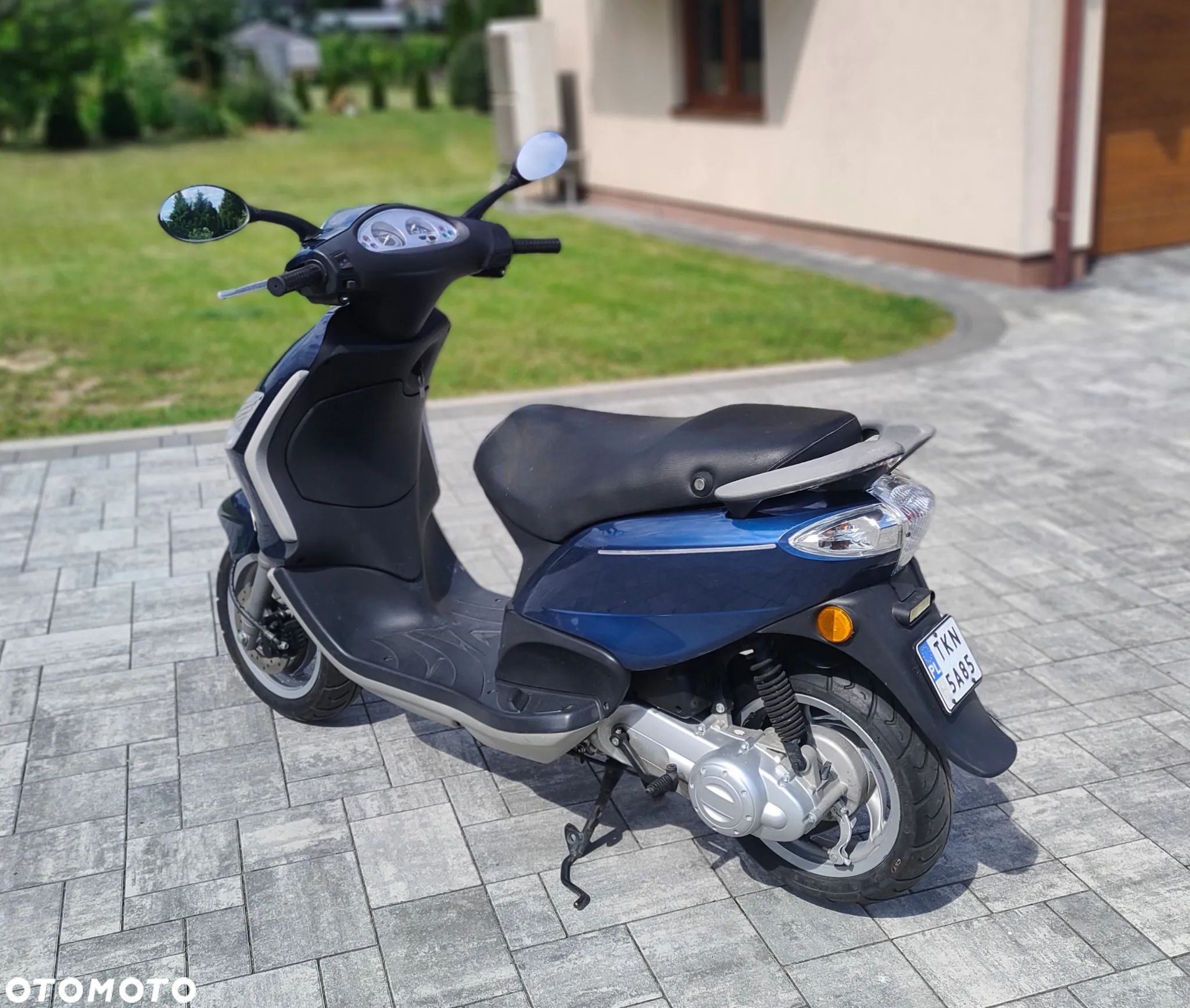 Piaggio FLY - 1