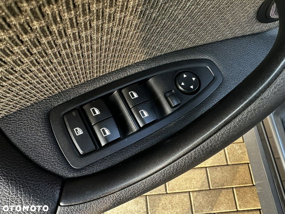 BMW X1 xDrive18d Advantage - 26