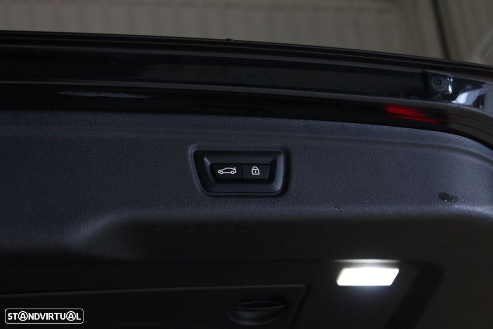 BMW 330 e Pack Desportivo M Auto - 3