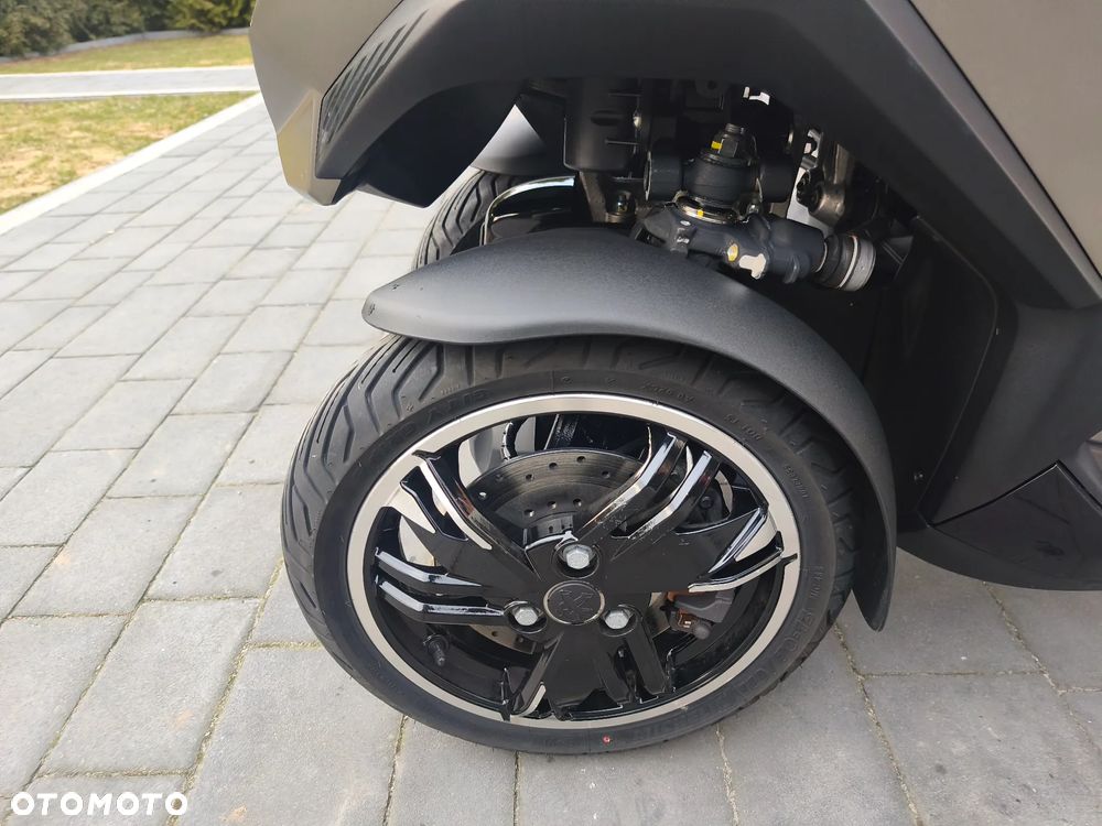 Peugeot Metropolis - 24