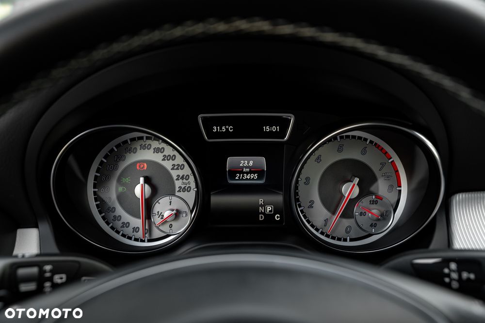 Mercedes-Benz CLA Shooting Brake 200 7G-DCT AMG Line - 25
