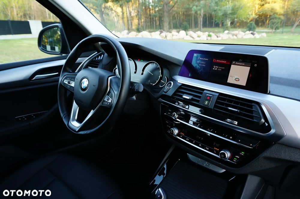 BMW X3 xDrive20i Advantage - 27
