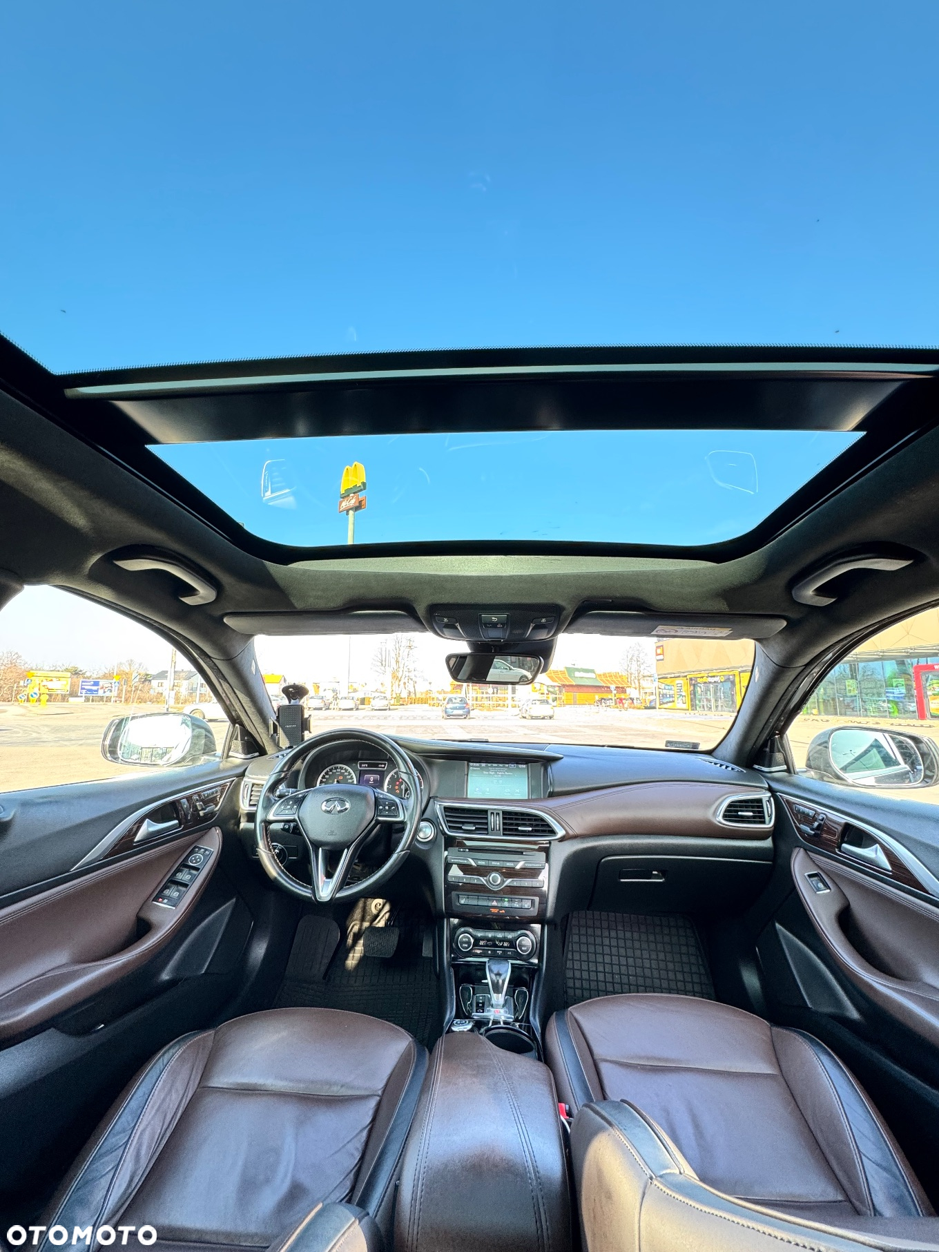 Infiniti QX30 2.2d Premium Tech AWD 7DCT - 40
